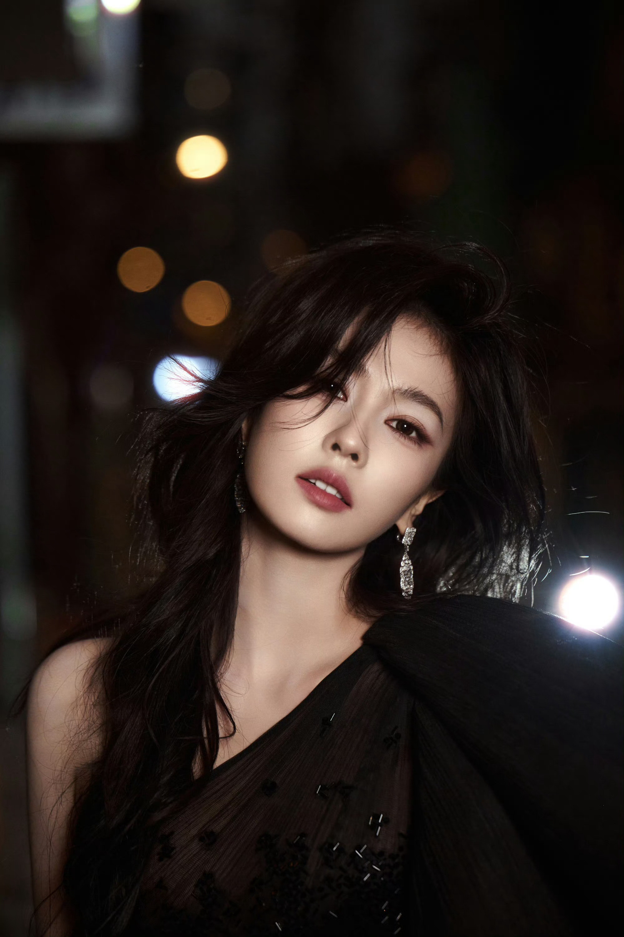 白鹿一天三套造型白鹿尖叫之夜连换三套造型，暗夜精灵、甜心公主、鎏金女王……Ra