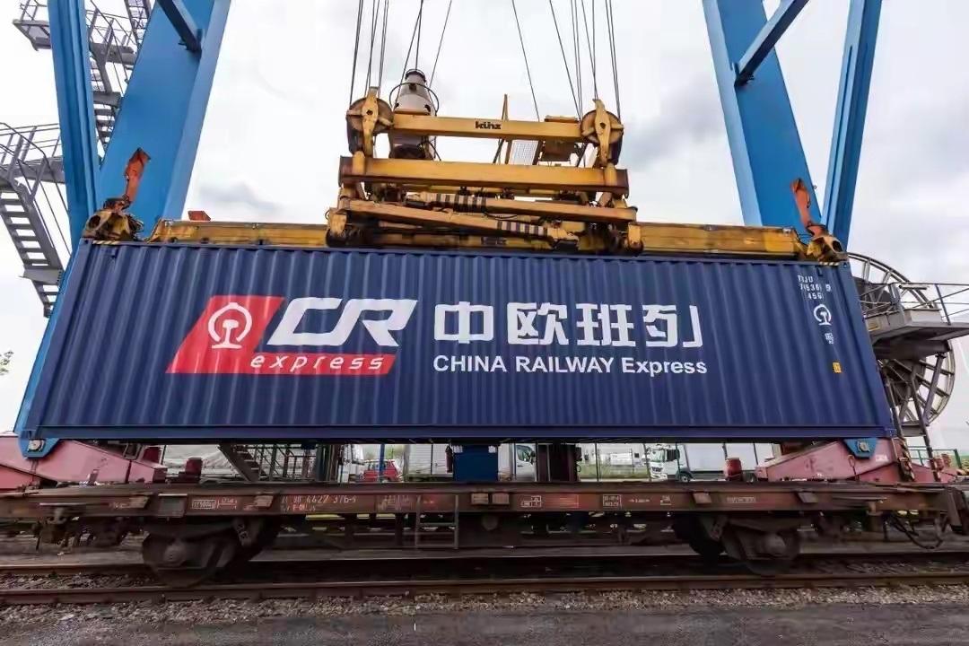 竟然被波兰这个小国卡了脖子：中欧班列！事件起因是，9月10俄军无人机越界事件