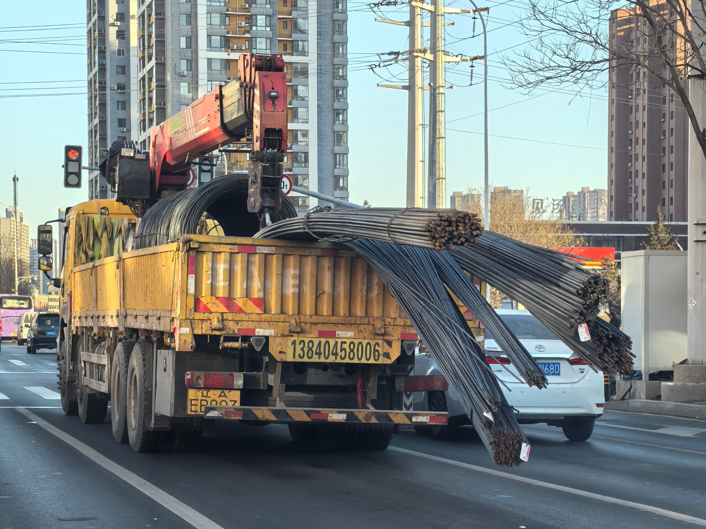 路上看到这种的感觉很危险，整不好万箭穿心……