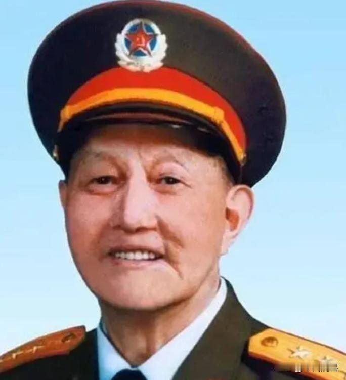 1950年，志愿军司令部开会，邓华、韩先楚等将领提议：“洪学智兼任后勤司令员！”