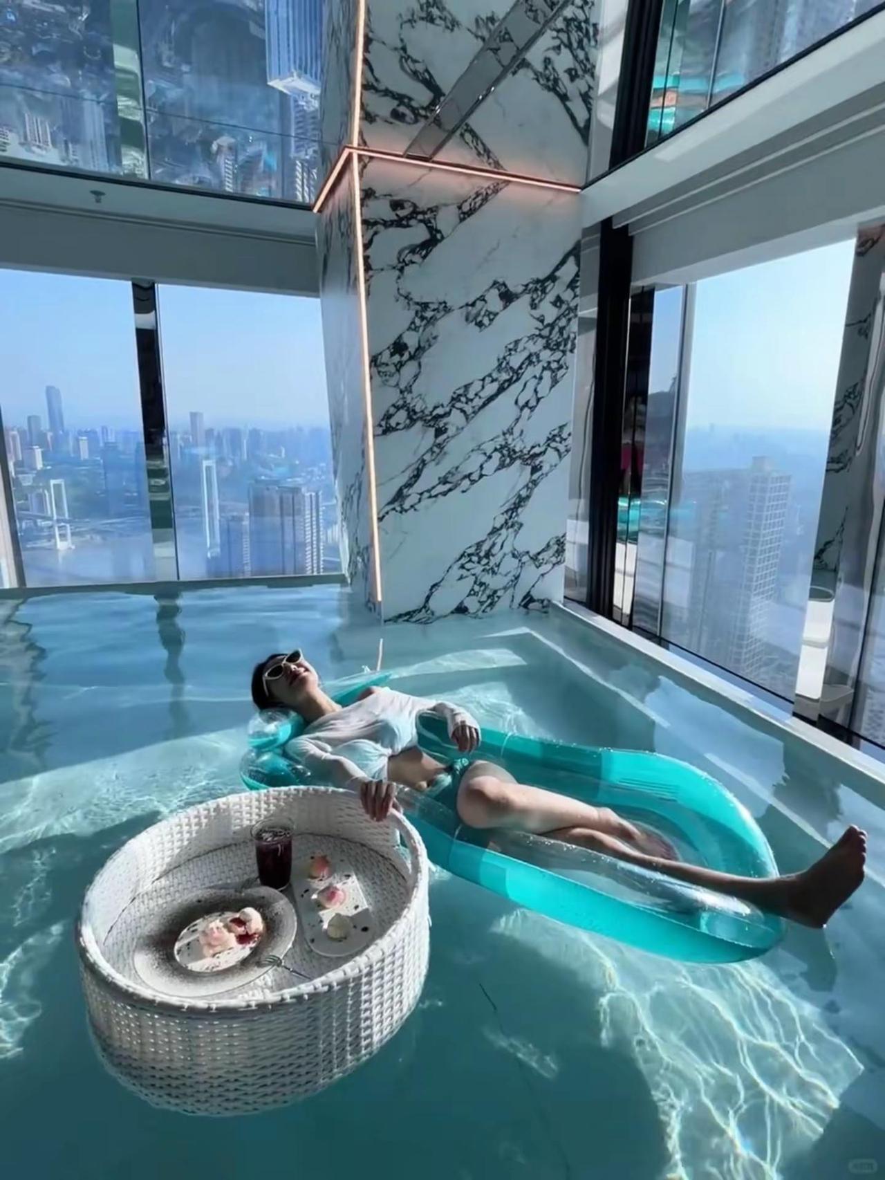 杭州新开的高空浴缸酒店我真的要爱晕了杭州酒店