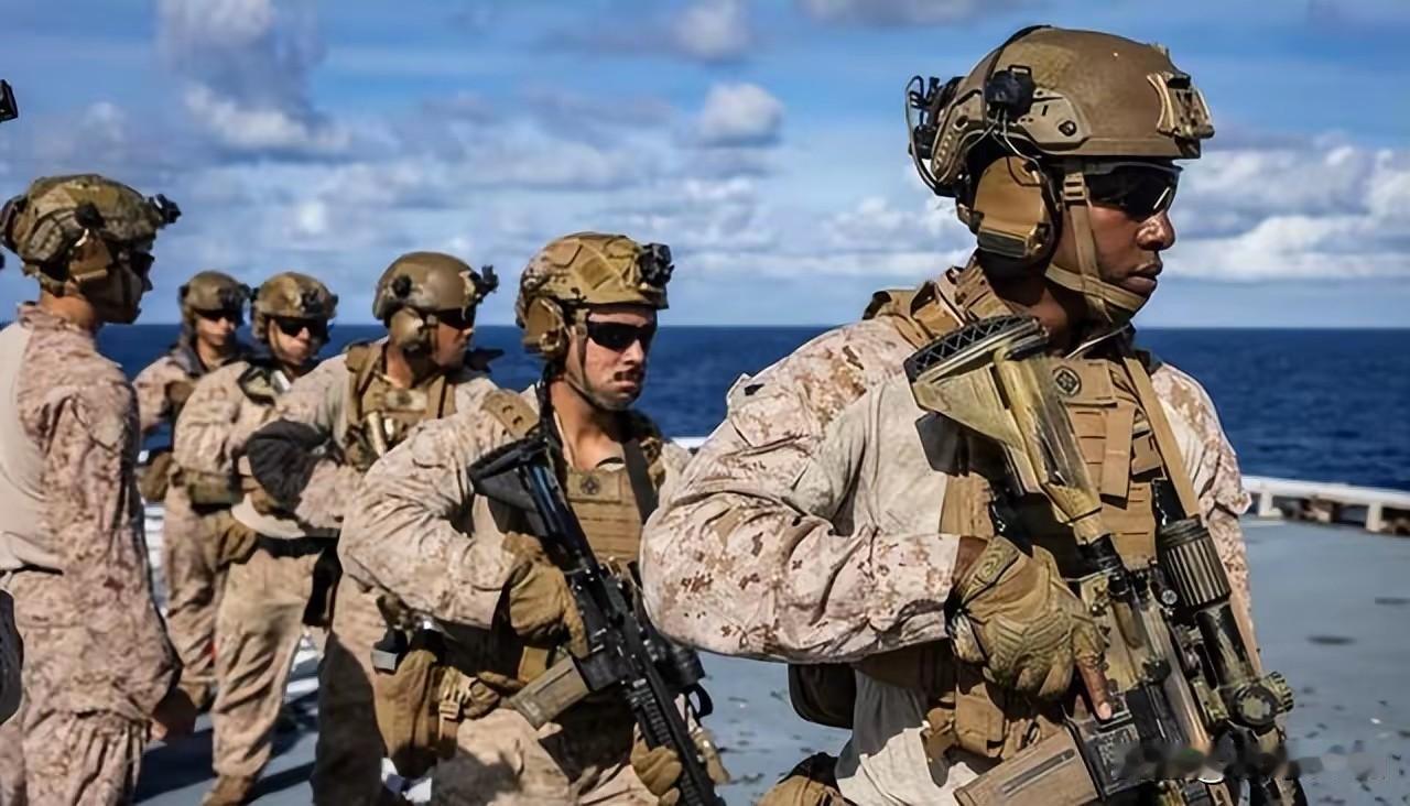 1. 专家：美国若打委内瑞拉中国无论如何都将是大赢家：2025年美国加强对委内