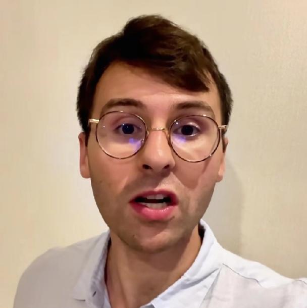 马库斯昨晚到北京了！今天出来以后发现手表和戒指丢了，他说如果在法国，手表和戒指现