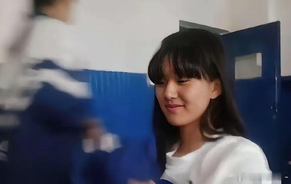 赵露思中学时期学生照流出，确实很美。