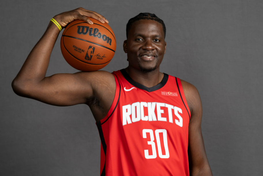 NBA杯小组赛，火箭104-100战胜勇士。火箭记者LachardBinkl