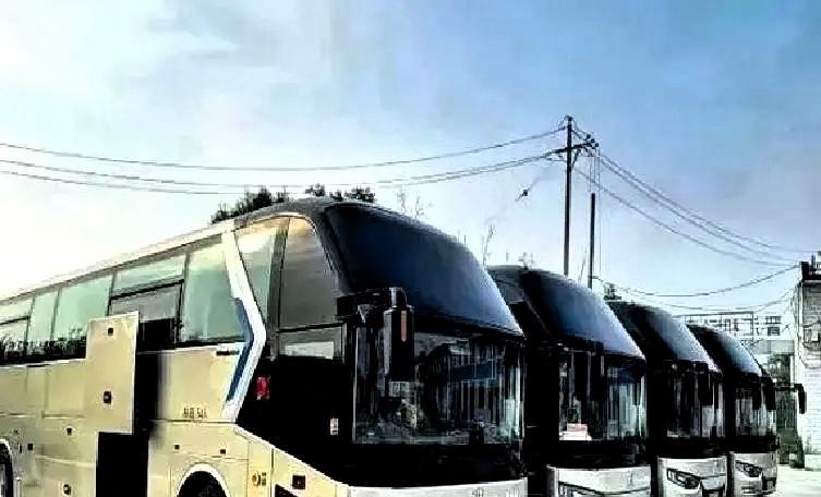 西安那对夫妻，官司打赢了，人却彻底废了。夫妻俩多年来靠营运客车维持生计，四台车是