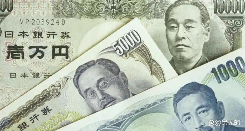 一碗拉面涨到吃肉疼，日元狂跌到164，日本老百姓快揭不开锅了。可央行明明该加息却