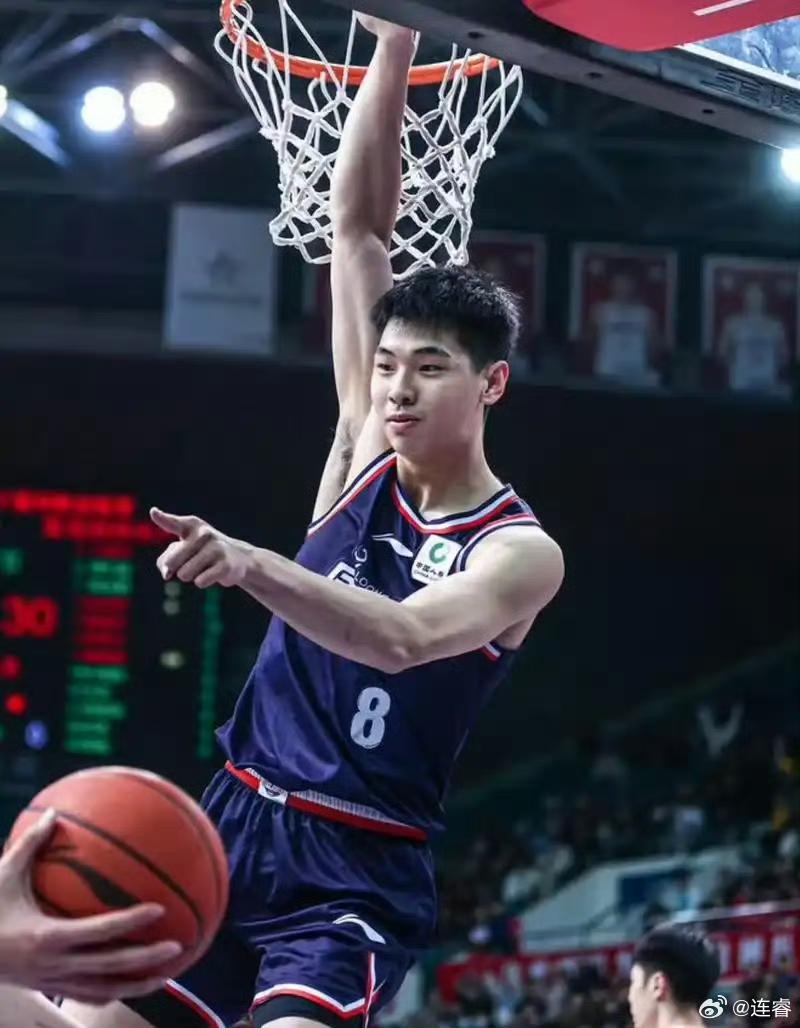 很可惜！广东队被三分绝杀，但崔永熙完全被激活，打得太释放、太潇洒了！广东对阵