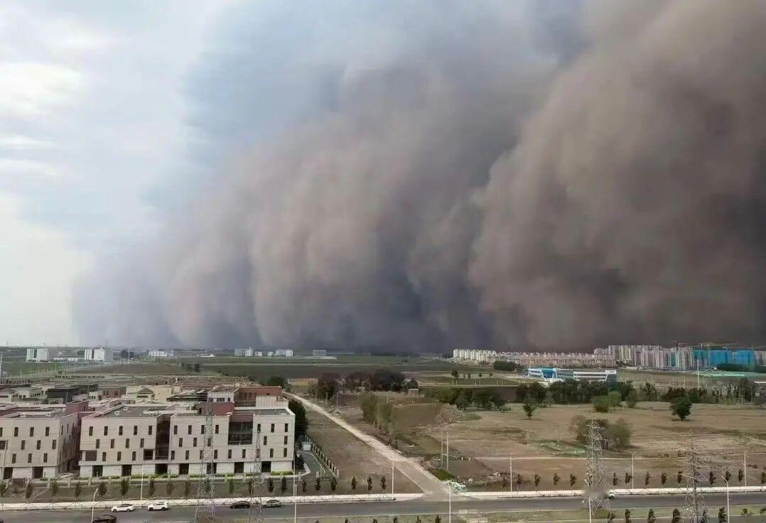 太惊险了！5月31日，哈尔滨突遭强对流极端天气，局地阵风高达12级