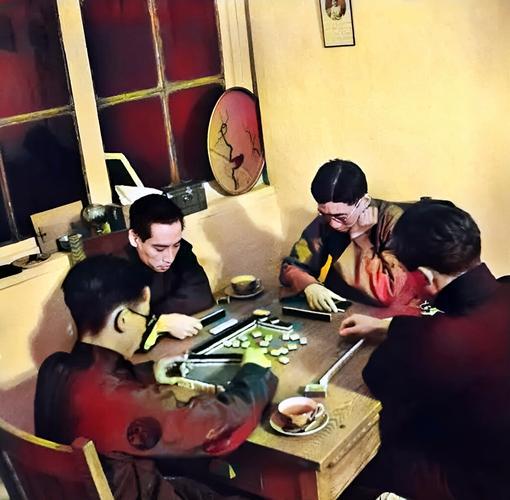 **标题：麻将搭子“月末消失术”，老友怀疑他偷偷“进修”？**咱这麻将桌上有