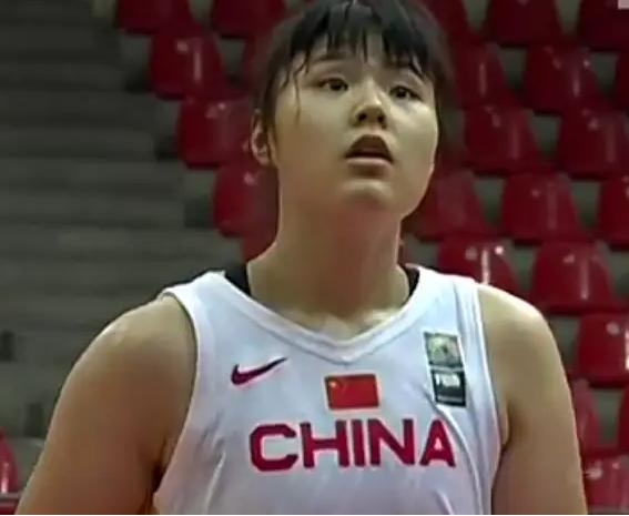 宁可舍弃国内400万年薪，也要硬闯WNBA，27岁的李月汝当初的决定有多决绝，如