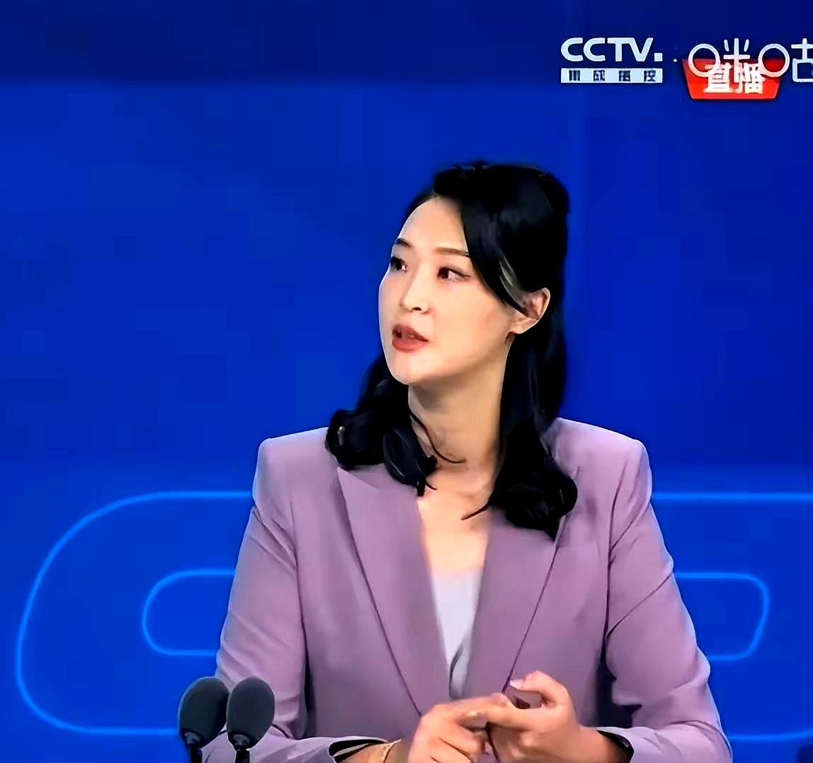 领先到24-19时，镜头里笑，屏幕外发憷；打越南第二局又被磨到21平；前四场3比
