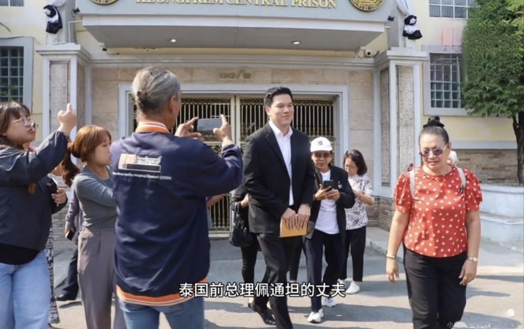 佩通坦的老公皮塔卡对老丈人他信挺关心的，就像是对自己的亲生的父亲一样，尽心尽力。