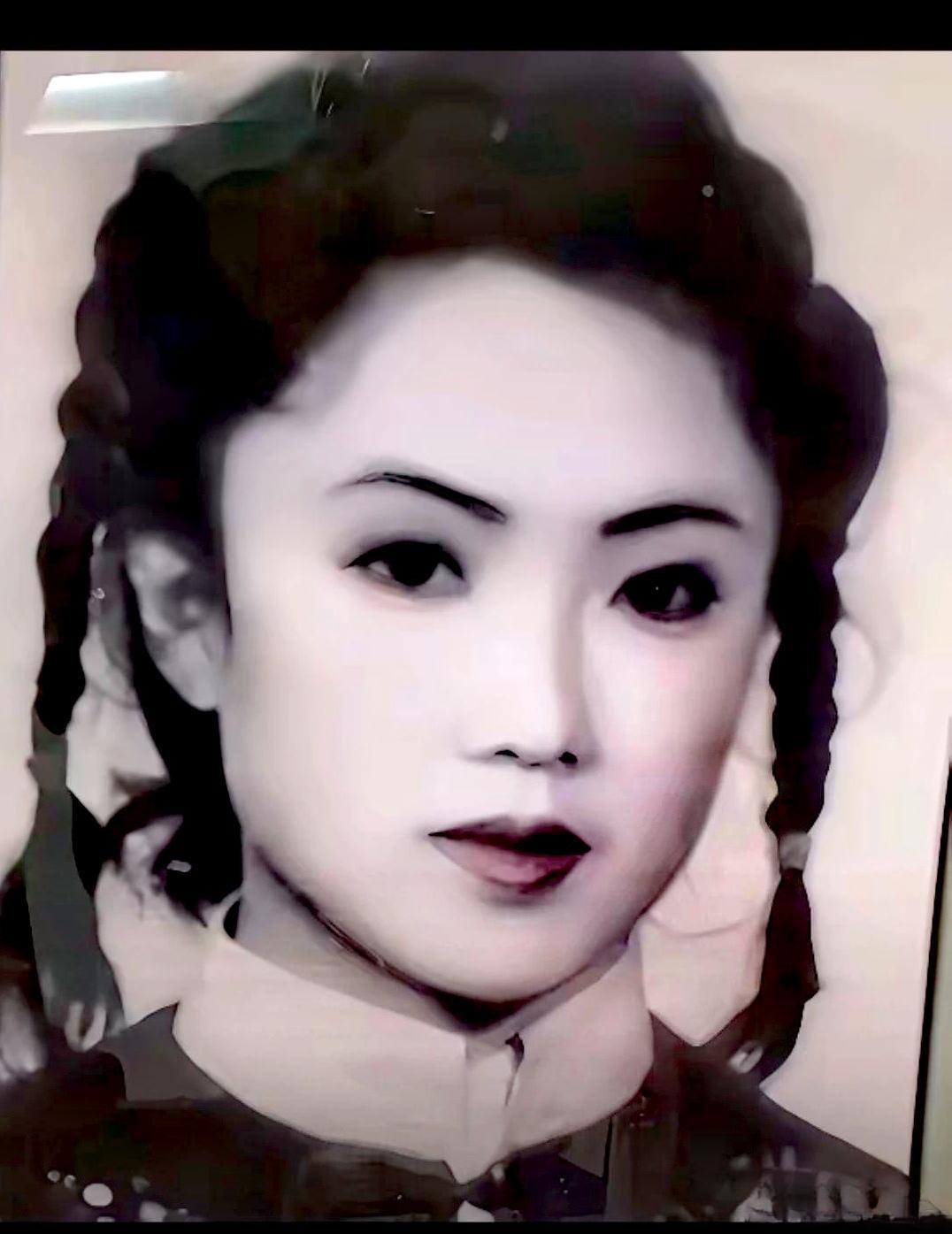 我错了，真错了。一直以为《乡村爱情》里的颜值天花板是谢大脚，直到有人扒出刘能媳