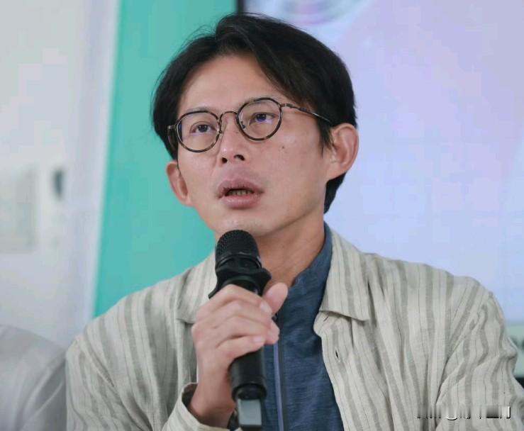 台湾民众党主席黄国昌涉贪遭检调侦办，案情出现重大破口！台媒爆料，一名传产金主