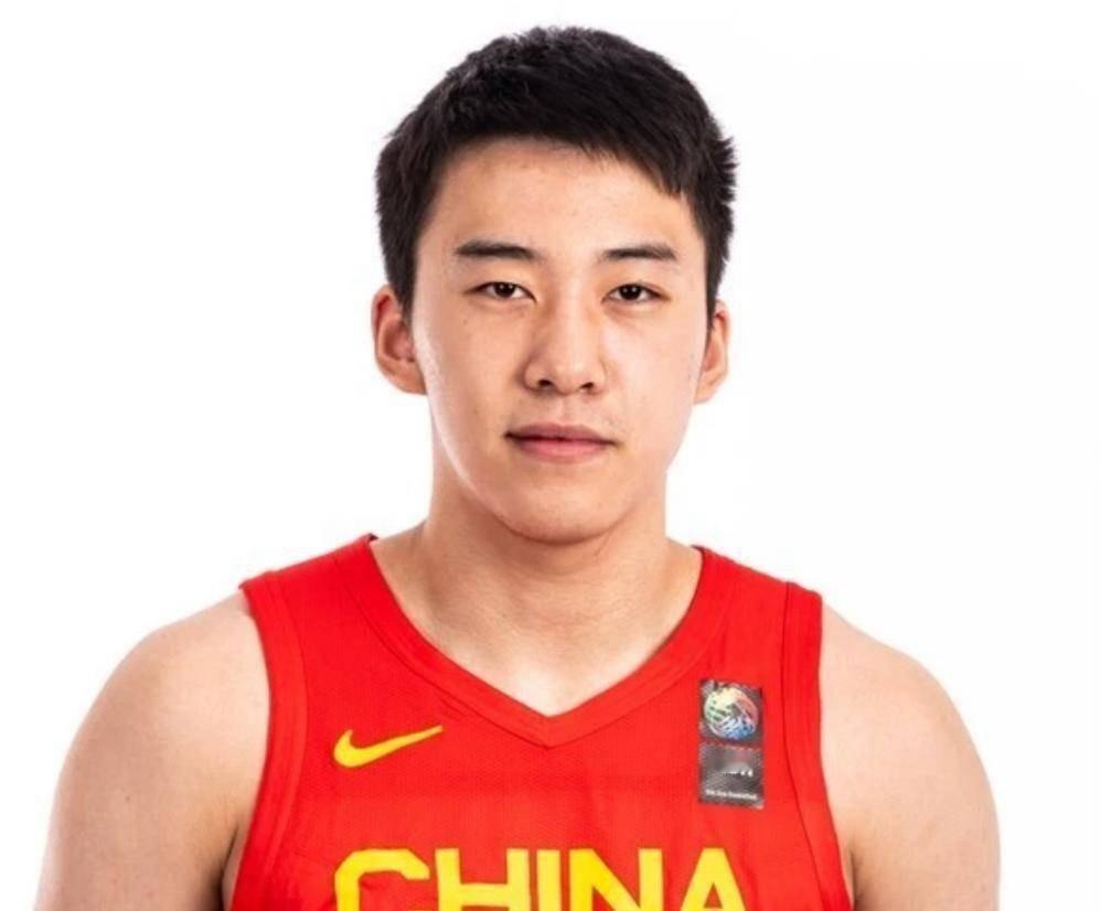 王俊杰真强，以前国内的锋线都是啥样的？几乎没有自主进攻能力，只是防守和三分。但是