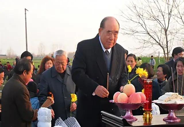 国民党都100年了，还是这样子。说明一个政党的阶级属性不会改变，除非它灭亡。郝伯