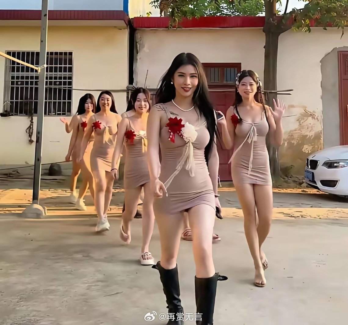 美女如云的伴娘团来了，这是来抢亲的吗？新郎危险了。