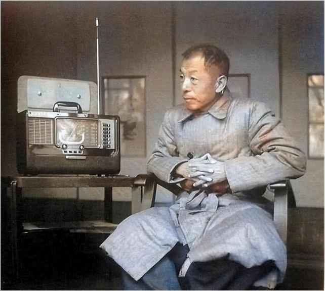 2001年，101岁的张学良在病危之际，用尽最后力气吐露了一个藏了半个多世纪的秘