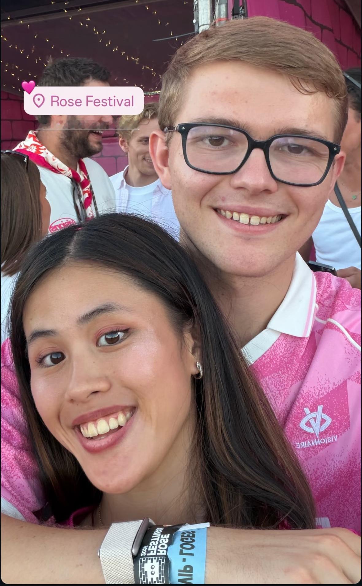 大勒布伦更新：训练之余与女朋友团聚是一种幸福😍也是动力的源泉！2026澳门冠