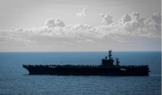 在10月26日的南海坠海事件中，还以为是美国海军先摔F-18舰载机，然后起直升机