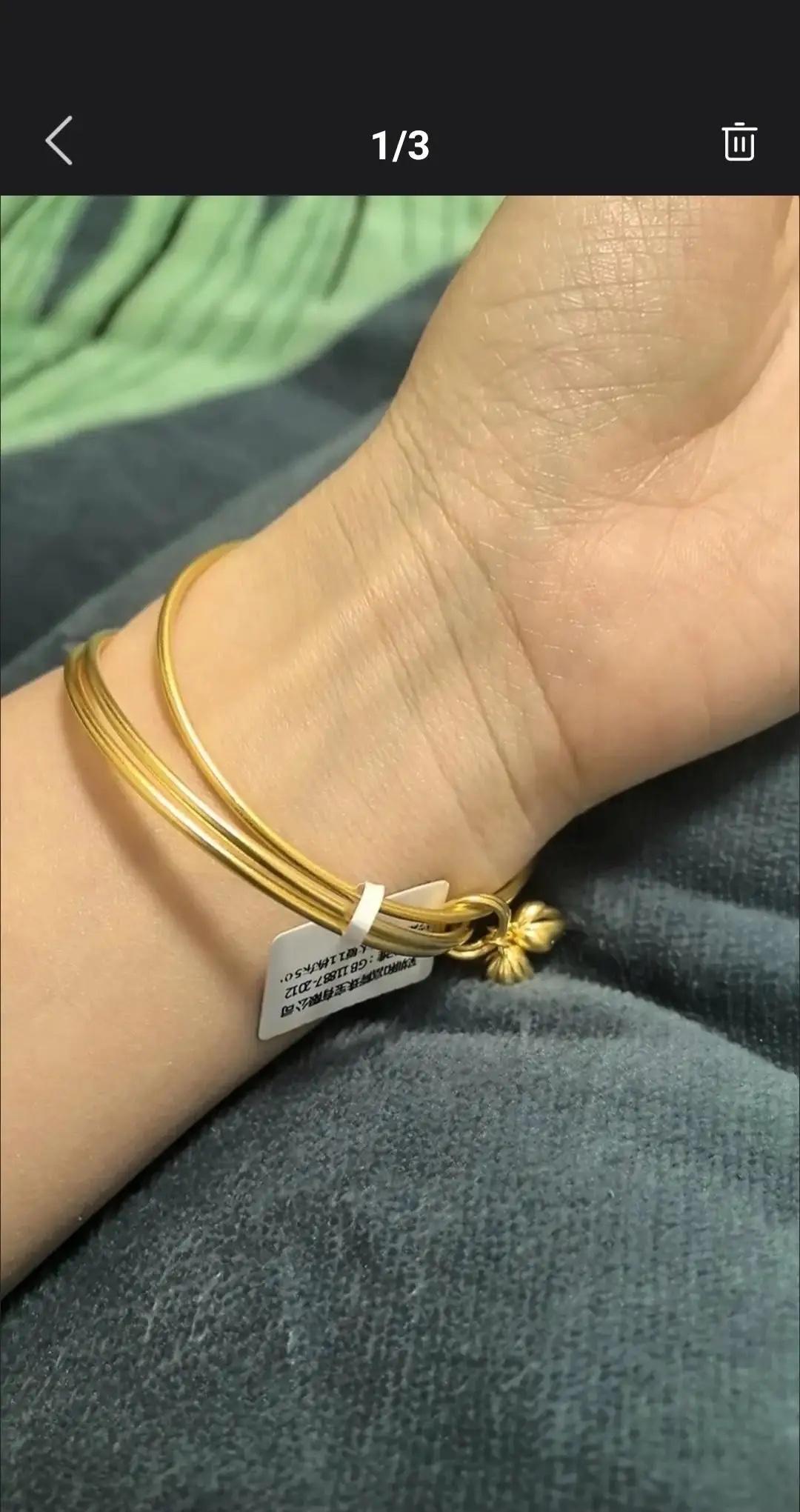 我朋友前几天去买金项链，买完走到半路发现胳膊不对劲，结果一看试戴的一万五的金镯子