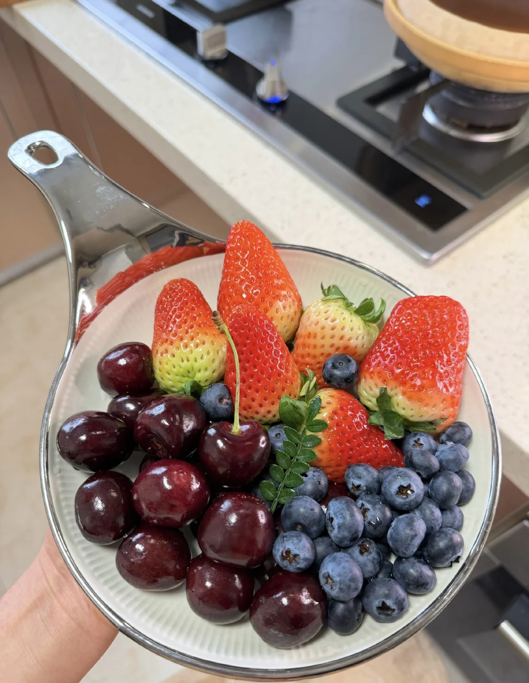 身体好的人 在春天发情 身体不好的人 在春天发病 精神病的高发期 就在...