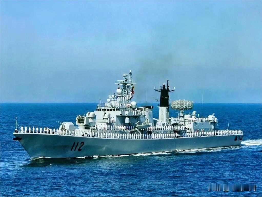 112号驱逐舰“哈尔滨”舰即将退役！近期，052型首舰112号传闻在今年即将退