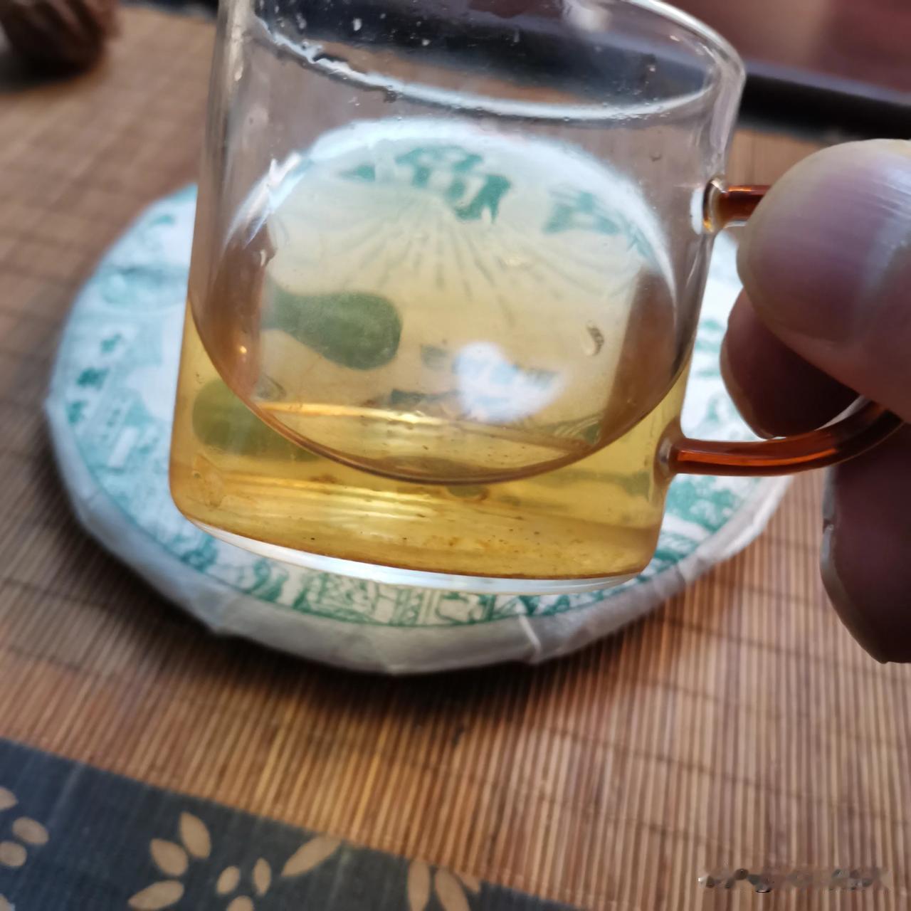 喝茶容易饿,是因为茶“刮油”吗?喝茶容易饿不是因为茶“刮油”。喝茶后容易饿