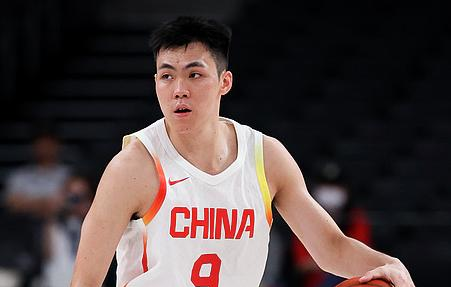 李弘权最近在采访里提到了庞峥麟，说庞峥麟进球的时候全队都特别激动。他还说，虽然大家在联赛里是对手，但