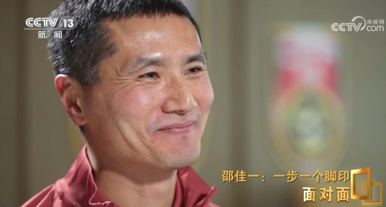 国足主帅邵佳一：苏超、村超球员能在三级联赛站稳再说国足！国足主帅邵佳一和大家公