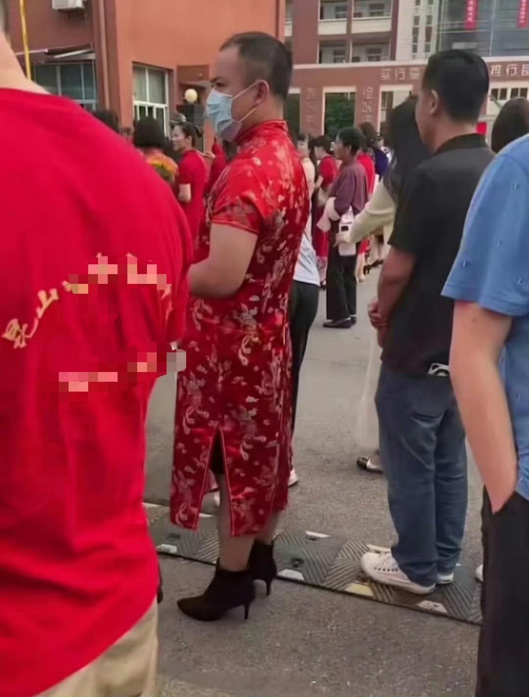 明天高考，往届高考期间的各种“显眼包”。