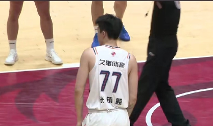 看了上海与浙江稠州的热身赛，上半场浙江40:30暂时领先。看上海比赛对于辽宁球迷