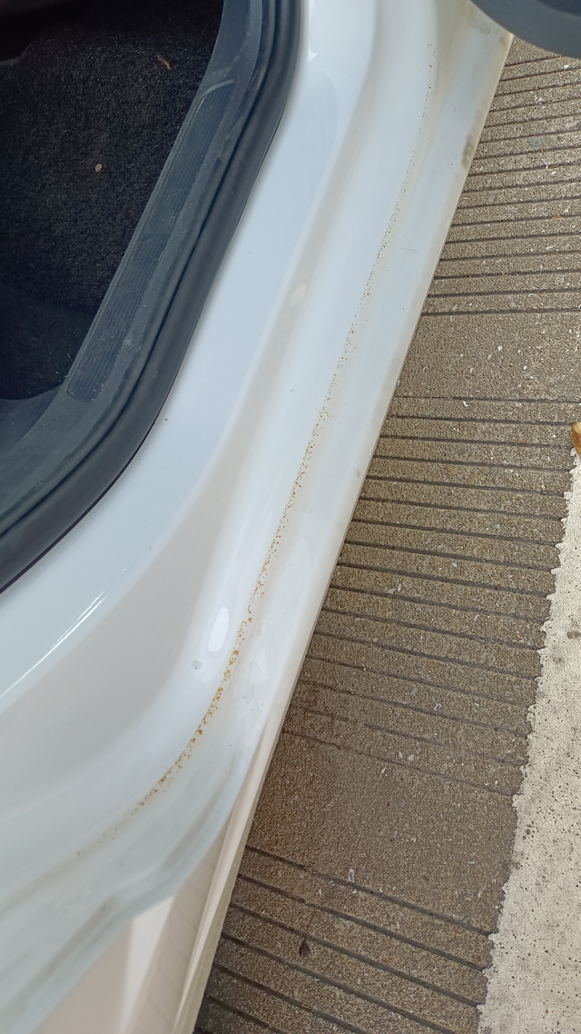 速腾四个车门三个生锈严重24年3月提的车，四个车门三个生锈严重，五月份的时候就