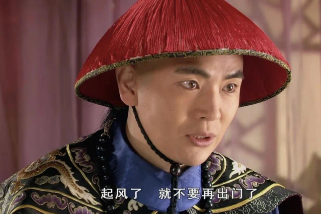 《甄嬛传》十年后才看懂，<em>温实初</em>那句“起风了，就不要出门了”抚平了沈眉庄内心所有的不甘