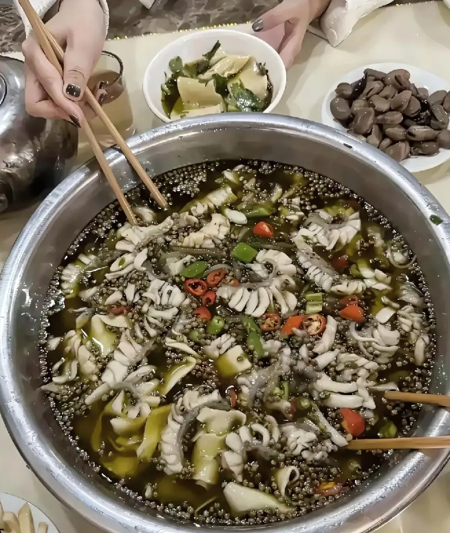 谁知道这是哪个地域的美食？颜值和食欲都拉满了！