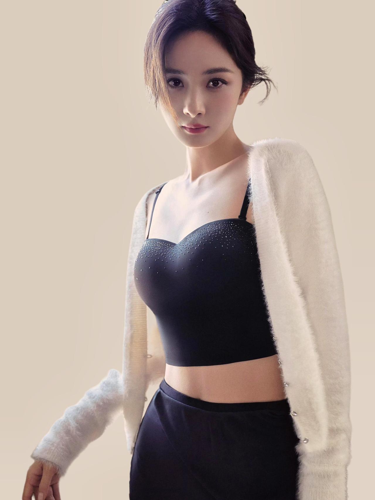 我喜欢第一张，太是那个了！杨幂高级穿搭复古穿搭高级感