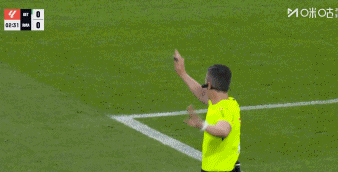 同样的禁区手球动作，皇马对手球员拿了红点套餐，在皇马这里却连点球都不是！皇马1