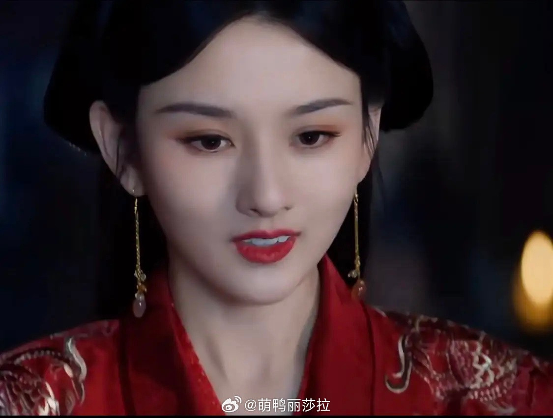 《折腰》乔女因为嫁妆少，被刘琰退婚。带足了嫁妆嫁给魏邵又被赶出城。刘琰此时又想娶
