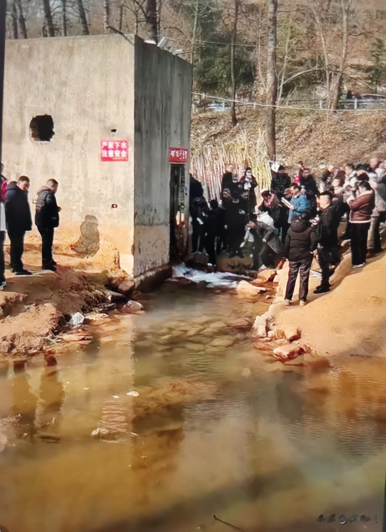 他们都是些什么人？最近河南一个小山村出名了，原因是那里有个废弃了将近3