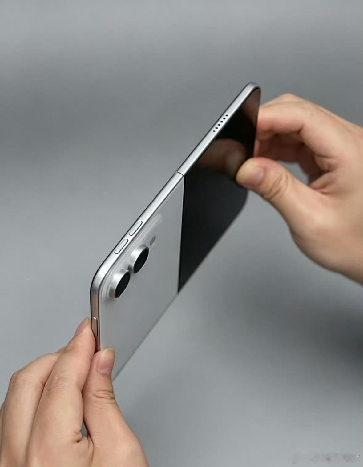 曝折叠屏iPhone无长焦镜头来自彭博的爆料，苹果首款折叠iPhoneUltr