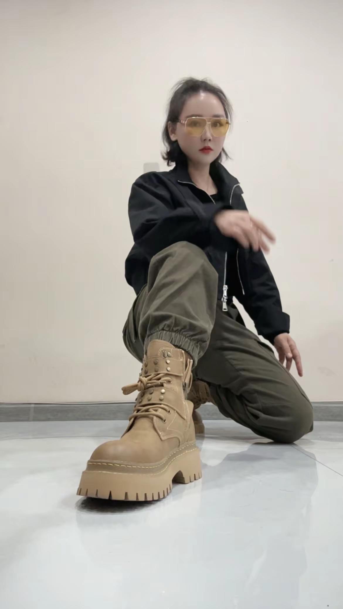 叫什么老阿姨，叫姐姐……👧