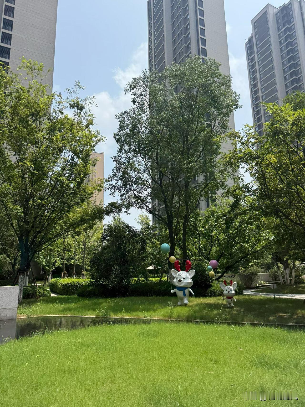 花了4个月的时间，终于以109万的价格卖掉了北郊137平的小高层的房子，真是血与