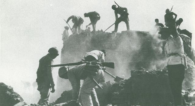 1937年，23岁红军师长被连降两级，只带着1700人去打鬼子。两个月后，他带回