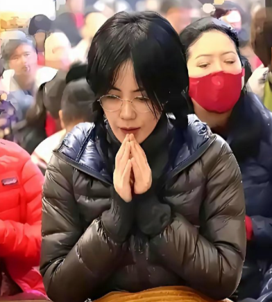 王菲的前小姑子终于发话了，一句话戳穿张柏芝输在哪。谢霆锋兜兜转转20年，爱的根本