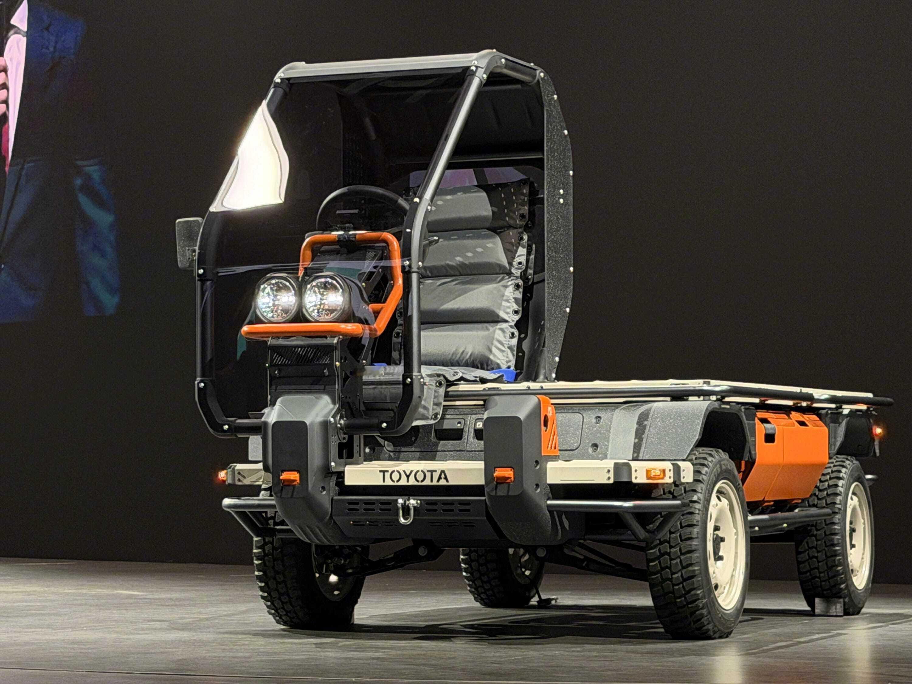 丰田IMVOrigin模块化多用途车，可以根据需求换装车厢。自定义工具车，成年