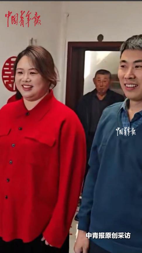 “平平淡淡才是真！”近日，山东东营，一男子结婚时，没有租婚车去接亲，也没有大摆宴