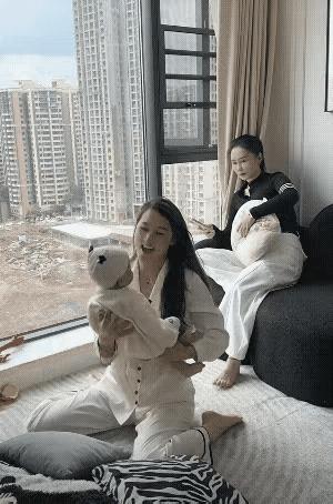 谁的妈妈更过分[捂脸哭][捂脸哭][捂脸哭]
