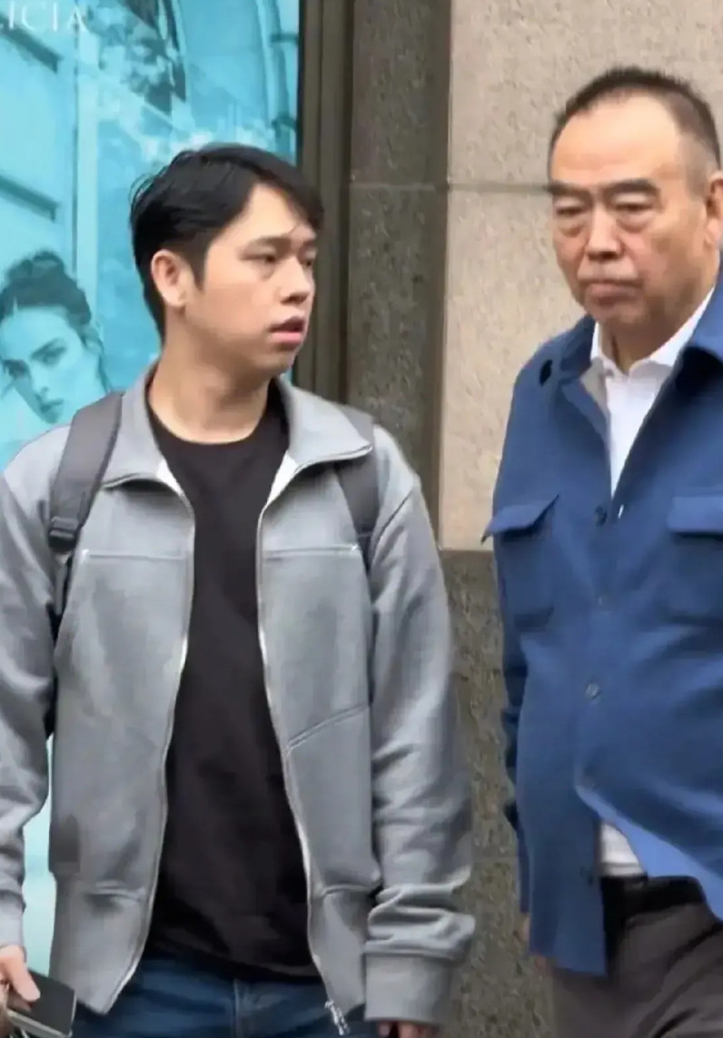 陈凯歌之子：陈飞宇、陈雨昂亲兄弟气质大不同！一个长得高大帅气放浪不羁，一个相貌平