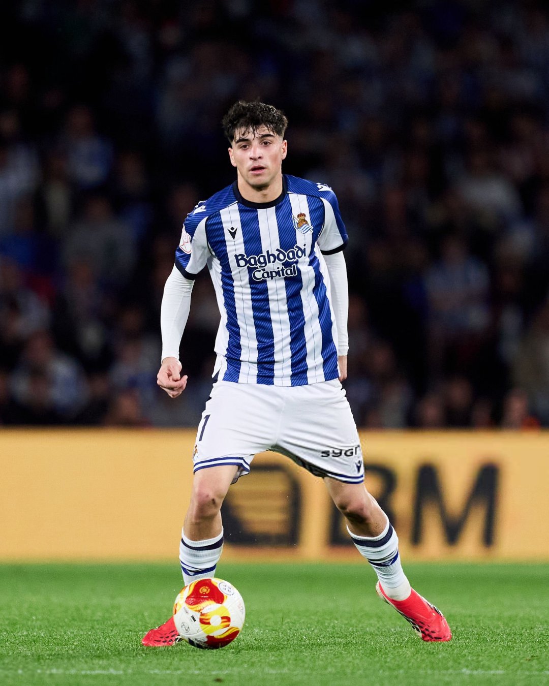 🚨ELMUNDO：皇马内部有人认为，如果收到合适的报价，劳尔·阿森西奥应该被